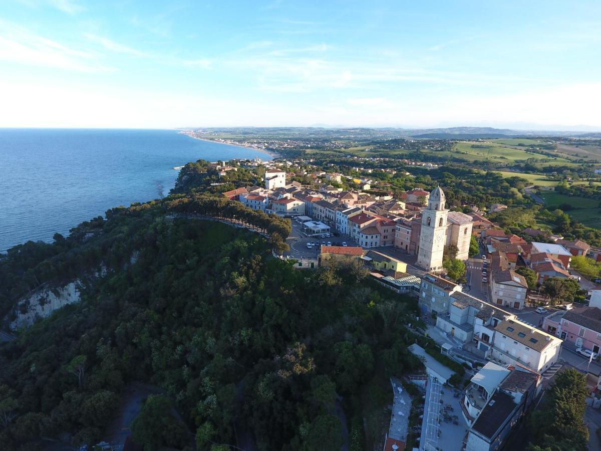 Diecidodici Boutiquerooms Sirolo Εξωτερικό φωτογραφία